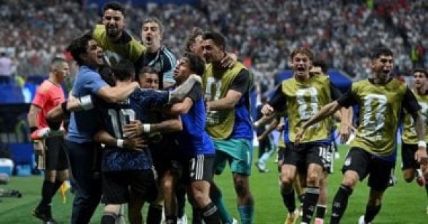 الأرجنتين تهزم إنجلترا 2 1 وتواجه إسبانيا في نهائي كأس العالم 2026 الأرجنتين تهزم إنجلترا 2 1 وتواجه إسبانيا في نهائي كأس العالم 2026