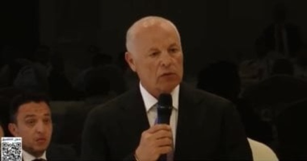 هاني أبو ريدة لـ الرئيس السيسى منتخب مصر قدم نموذجا يحتذى في المونديال هاني أبو ريدة لـ الرئيس السيسى منتخب مصر قدم نموذجا يحتذى في المونديال