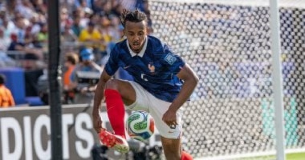 بايرن ميونخ يستهدف مدافع برشلونة بعد تألقه مع فرنسا بكأس العالم بايرن ميونخ يستهدف مدافع برشلونة بعد تألقه مع فرنسا بكأس العالم