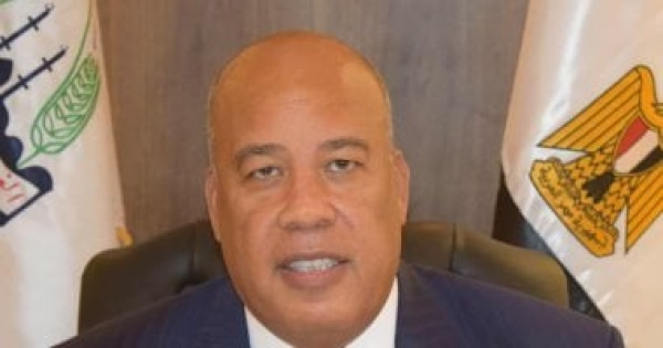 العشري وضع الصناعة على رأس الأولويات جعل مصر مركزا إقليميا قادر على جذب الاستثمارات العشري وضع الصناعة على رأس الأولويات جعل مصر مركزا إقليميا قادر على جذب الاستثمارات