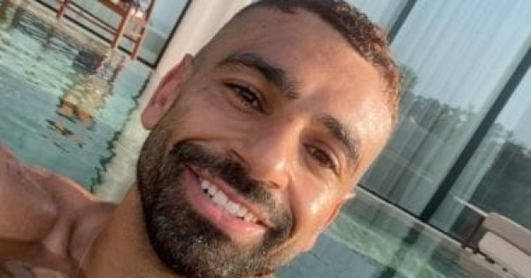 محمد صلاح يقضي عطلته الصيفية في اليونان وترقب لحسم مستقبله مع بشكتاش