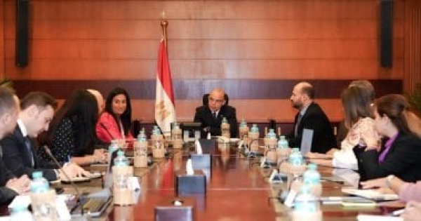وزير الاستثمار يبحث مع تحالف رونيسانس القابضة و حسن علام تدشين مشروع مجمع طبي وزير الاستثمار يبحث مع تحالف رونيسانس القابضة و حسن علام تدشين مشروع مجمع طبي