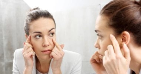 عادة يومية تعجل ظهور تجاعيد البشرة خدى بالك
