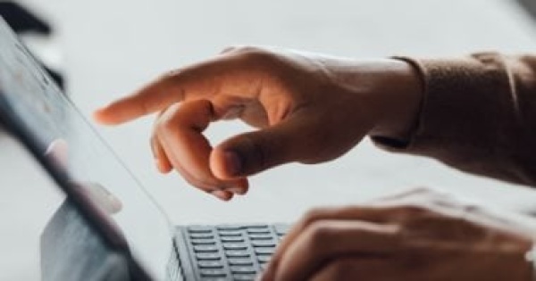 فشل نشر رواية جريمة بقيمة مليونى دولار بسبب شبهات استخدام الذكاء الاصطناعى فشل نشر رواية جريمة بقيمة مليونى دولار بسبب شبهات استخدام الذكاء الاصطناعى