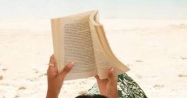 ماذا كان المصريون يقرأون على الشاطئ قبل 50 عام ا ماذا كان المصريون يقرأون على الشاطئ قبل 50 عام ا