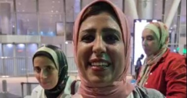 والدتا ميرنا وفريدة فخورون ببناتنا بعد إنجاز المركز الرابع فى بطولة العالم والدتا ميرنا وفريدة فخورون ببناتنا بعد إنجاز المركز الرابع فى بطولة العالم