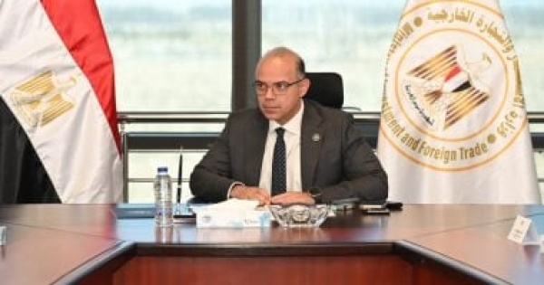 باستثمارات 278 مليون دولار وزير الاستثمار يبحث تطورات مشروع الإيثانول الحيوى