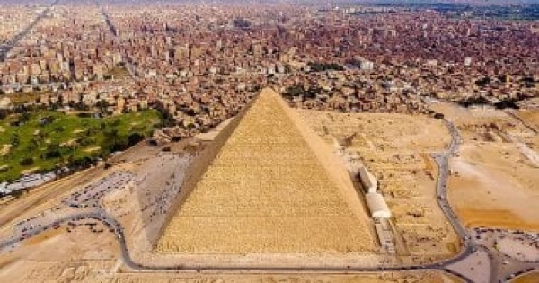 ألغاز مصرية قديمة الفراغ الكبير داخل هرم خوفو ألغاز مصرية قديمة الفراغ الكبير داخل هرم خوفو