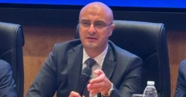 الاتصالات ندرس إنشاء قائمة سوداء للمتورطين في عمليات الاحتيال عبر المحمول الاتصالات ندرس إنشاء قائمة سوداء للمتورطين في عمليات الاحتيال عبر المحمول