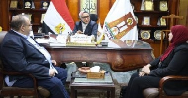 قصور الثقافة تبحث عقد المؤتمر الإقليمى لأدباء وسط الصعيد بالوادى الجديد قصور الثقافة تبحث عقد المؤتمر الإقليمى لأدباء وسط الصعيد بالوادى الجديد