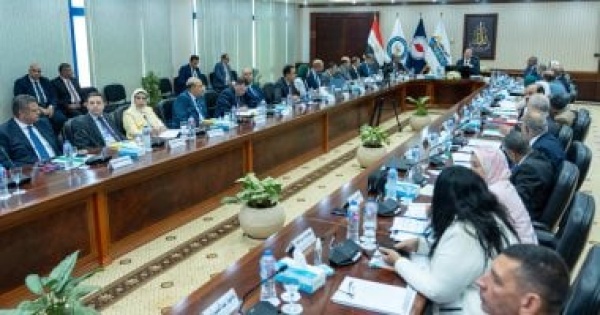وزير البترول تنامي دور معامل التكرير في تأمين الاحتياجات المحلية وزير البترول تنامي دور معامل التكرير في تأمين الاحتياجات المحلية