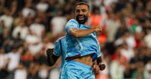 محمد صلاح يزين تشكيل شهر أغسطس فى الدورى التركى
