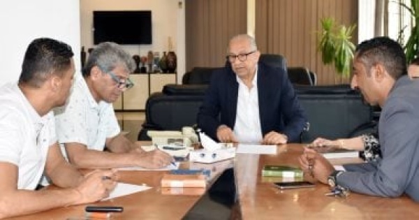 مجمع الفنون يعيد إحياء صالون الأعمال الفنية الصغيرة بعد غياب 20 عاما مجمع الفنون يعيد إحياء صالون الأعمال الفنية الصغيرة بعد غياب 20 عاما