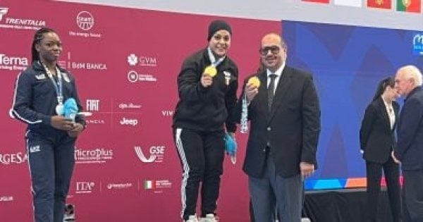 بالفيديو ياسر إدريس يقل د سارة سمير الذهب مشهد مصري خالص يخطف الأنظار في تارانتو بالفيديو ياسر إدريس يقل د سارة سمير الذهب مشهد مصري خالص يخطف الأنظار في تارانتو