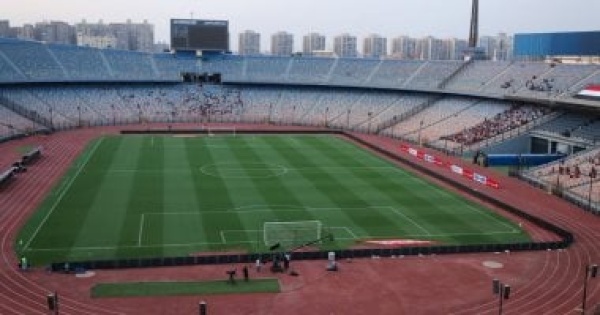 شاهد مدرجات ستاد القاهرة قبل انطلاق مباراة منتخب مصر وأنجولا