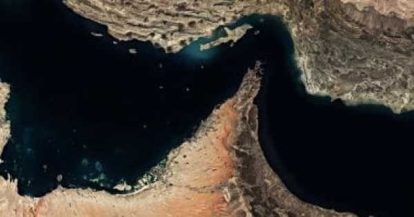 خبير عسكرى يكشف أهمية مضيقي هرمز وباب المندب