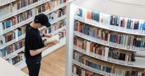 سنغافورة تدفع للمواطنين مقابل قراءة الكتب هل تنجح فى مواجهة أزمة القراءة سنغافورة تدفع للمواطنين مقابل قراءة الكتب هل تنجح فى مواجهة أزمة القراءة