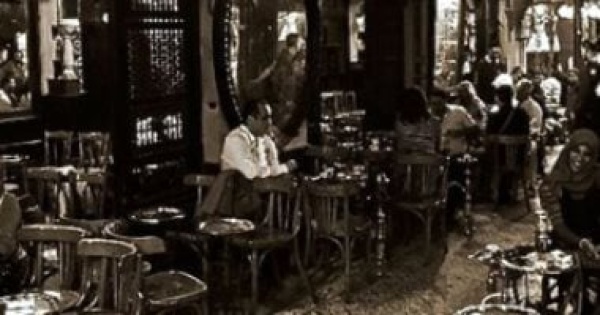 كيف تغيرت القاهرة ثقافي ا خلال 100 عام من صالونات الأدب إلى المنصات الرقمية