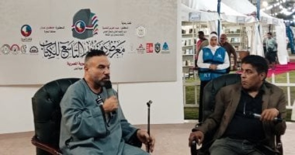 محمد خميس بمعرض دمنهور والدي كان شاعرا وغرس في حب الحضارة المصرية محمد خميس بمعرض دمنهور والدي كان شاعرا وغرس في حب الحضارة المصرية