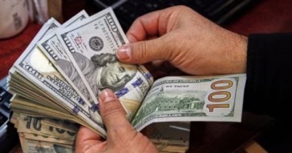 استقرار نسبي في سوق الصرف أسعار الدولار تقترب من حاجز الـ53 50 جنيه