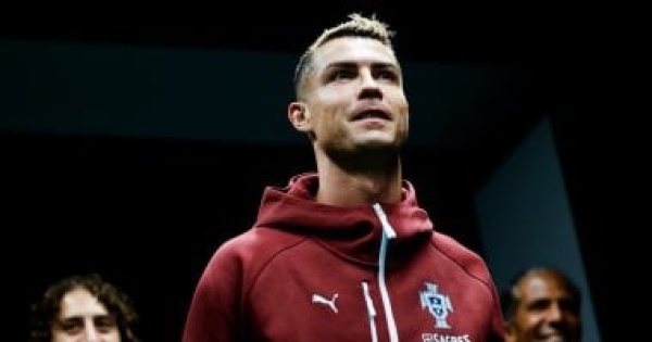 عقوبة قاسية تنتظر كريستيانو رونالدو بعد مغادرة معسكر منتخب البرتغال عقوبة قاسية تنتظر كريستيانو رونالدو بعد مغادرة معسكر منتخب البرتغال