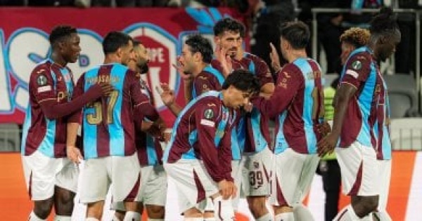 كوبس ضد طرابزون صلاح يقود فريقه للفوز 4 2 بدوري المؤتمر الأوروبي فيديو
