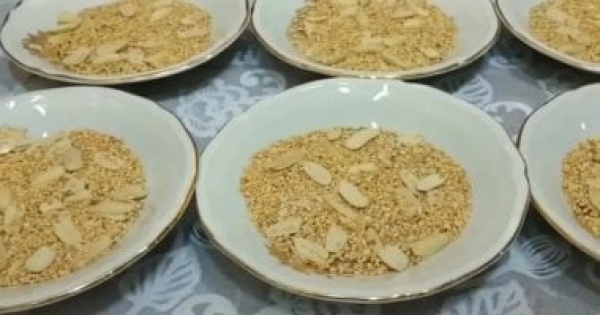 طريقة عمل حلوى على لوز المصرية بخطوات بسيطة فاكرها