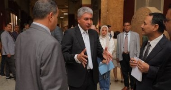 وزير السياحة والآثار يتفقد مستجدات أعمال تطوير المتحف المصري بالتحرير وزير السياحة والآثار يتفقد مستجدات أعمال تطوير المتحف المصري بالتحرير