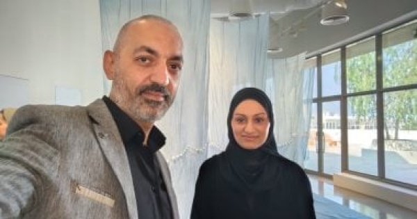 إيقاع الشعر يتحول إلى ضوء بحر بلا ساحل لـ حصة لوتاه في ملتقى الشارقة للخط إيقاع الشعر يتحول إلى ضوء بحر بلا ساحل لـ حصة لوتاه في ملتقى الشارقة للخط