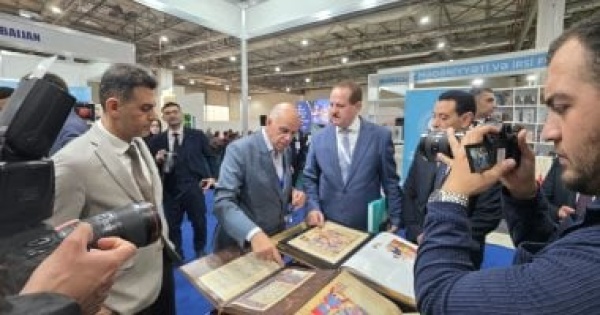الأمين العام للمجلس الأعلى للثقافة يزور معرض باكو الدولى للكتاب 2026