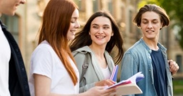 من احترام الخصوصية لتقبل الرفض 5 قواعد إتيكيت للتعامل الراقى فى الجامعة