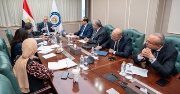 وزير البترول يتابع خطط تأمين احتياجات السوق من المنتجات البترولية وزير البترول يتابع خطط تأمين احتياجات السوق من المنتجات البترولية