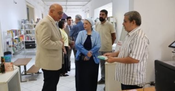 مساعد وزير الثقافة للتحول الرقمى يزور مكتبة مصر العامة