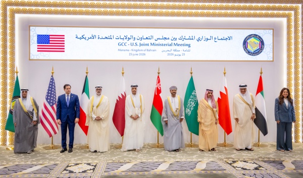وزير الخارجية الأميركي لا مساس بحرية الملاحة في مضيق هرمز