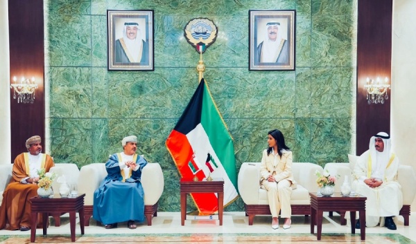 وزيرة الأشغال تبحث مع وزير النقل والاتصالات العماني تعزيز التعاون المشترك وزيرة الأشغال تبحث مع وزير النقل والاتصالات العماني تعزيز التعاون المشترك