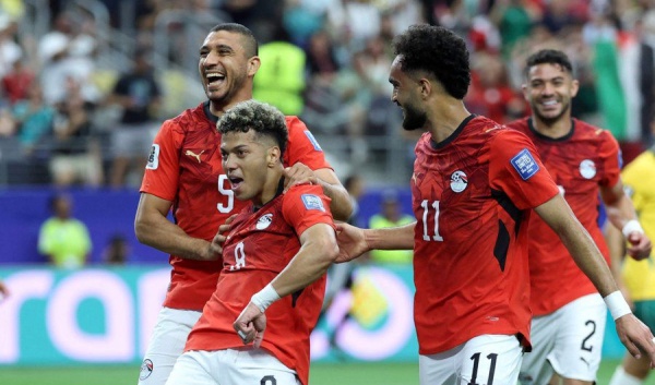 منتخب مصر يكتب التاريخ ويتأهل إلى دور الـ 16 في كأس العالم منتخب مصر يكتب التاريخ ويتأهل إلى دور الـ 16 في كأس العالم