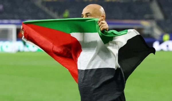 الإعلام الإسرائيلي يشتعل غضبا من احتفال حسام حسن بالعلم الفلسطيني