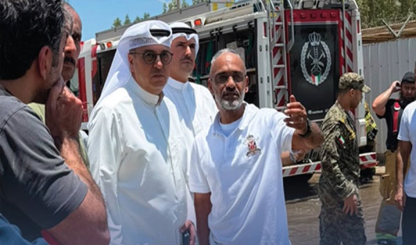 وزير الكهرباء يتفقد موقع الحادث في محطة القوى الكهربائية وتقطير المياه إثر الاعتداء الإيراني الغاشم