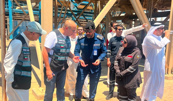 وزير الكهرباء يتفقد موقع حادث محطة القوى وتقطير المياه وزير الكهرباء يتفقد موقع حادث محطة القوى وتقطير المياه