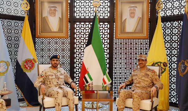 رئيس الأركان يبحث مع مسؤول عسكري إماراتي س بل تطوير التعاون العسكري رئيس الأركان يبحث مع مسؤول عسكري إماراتي س بل تطوير التعاون العسكري