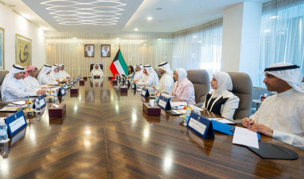 رئيس الوزراء يترأس اجتماعا للجنة الوزارية لمتابعة المشاريع التنموية الكبرى رئيس الوزراء يترأس اجتماعا للجنة الوزارية لمتابعة المشاريع التنموية الكبرى