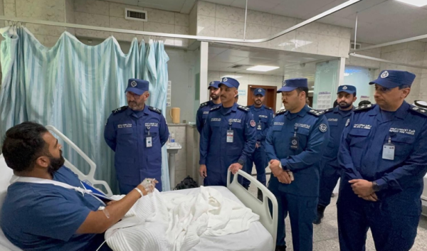 رئيس قوة الإطفاء العام يطمئن على مصابي رجال الإطفاء رئيس قوة الإطفاء العام يطمئن على مصابي رجال الإطفاء