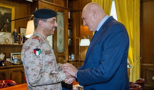 رئيس الأركان ووزير الدفاع الإيطالي يبحثان تطوير التعاون الدفاعي المشترك رئيس الأركان ووزير الدفاع الإيطالي يبحثان تطوير التعاون الدفاعي المشترك