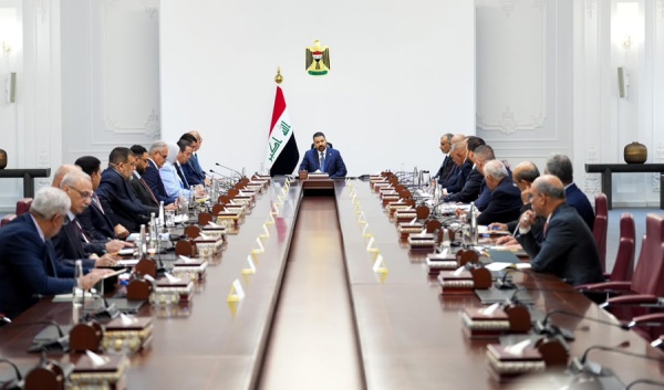 رئيس الوزراء العراقي لا يمكن أن نكون أسرى لممر واحد لتصدير النفط رئيس الوزراء العراقي لا يمكن أن نكون أسرى لممر واحد لتصدير النفط