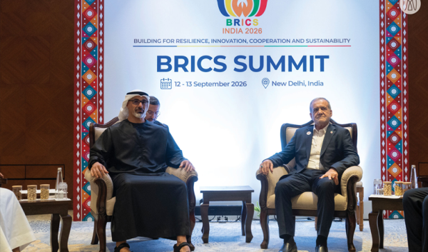ولي عهد أبوظبي يلتقي الرئيس الإيراني على هامش قمة بريكس في نيودلهي
