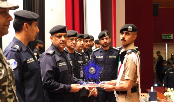 الداخلية تخريج 268 طالبا من مدرسة الشرطة الدفعة 96 برتبة شرطي الداخلية تخريج 268 طالبا من مدرسة الشرطة الدفعة 96 برتبة شرطي