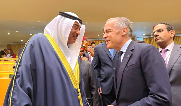 ممثل سمو الأمير يلتقي رئيس وزراء كندا خلال الجلسة الافتتاحية للجمعية العامة للأمم المتحدة ممثل سمو الأمير يلتقي رئيس وزراء كندا خلال الجلسة الافتتاحية للجمعية العامة للأمم المتحدة