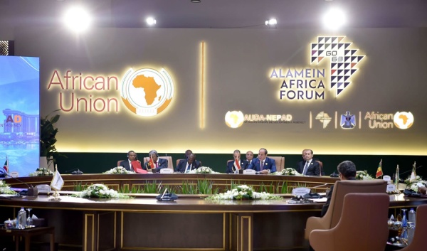 إعلان قمة العلمين المشتركة يؤكد أهمية احترام القانون الدولي بالأنهار العابرة للحدود إعلان قمة العلمين المشتركة يؤكد أهمية احترام القانون الدولي بالأنهار العابرة للحدود