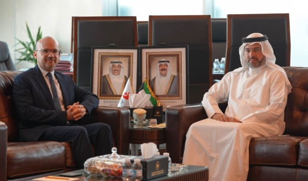 رئيس الطيران المدني يبحث مع السفير الفرنسي تعزيز التعاون المشترك رئيس الطيران المدني يبحث مع السفير الفرنسي تعزيز التعاون المشترك