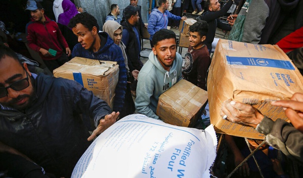 الأغذية العالمي يخفض مساعداته بغزة لنقص التمويل ويحرم 500 ألف شخص الأغذية العالمي يخفض مساعداته بغزة لنقص التمويل ويحرم 500 ألف شخص